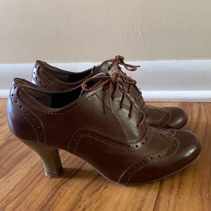 Rialto Oxford-Style Heeled Shoes- size 8